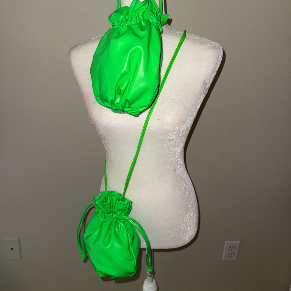 Chic Green Drawstring Crossbody Bag
